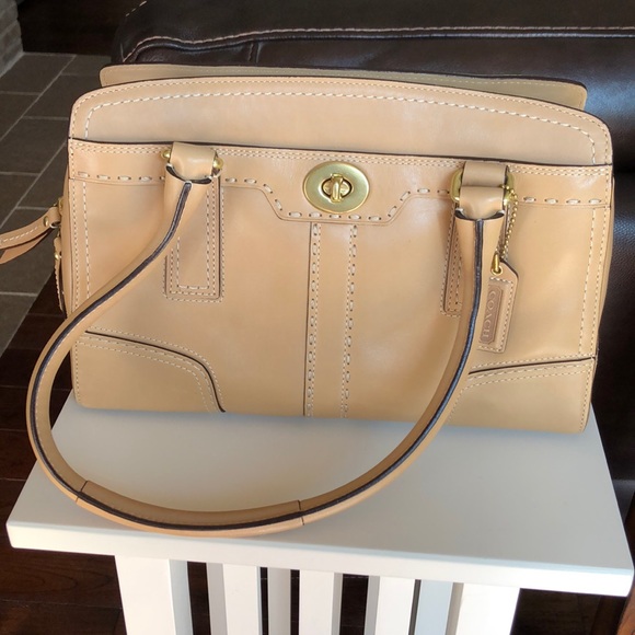 Coach Handbags - Coach Leather Hampton Satchel